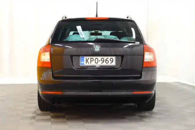 Musta Farmari, Skoda Octavia – KPO-969