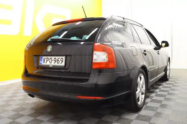 Musta Farmari, Skoda Octavia – KPO-969