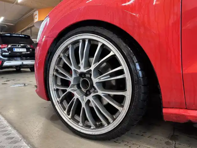 Punainen Viistoperä, Volkswagen Polo – KPS-289