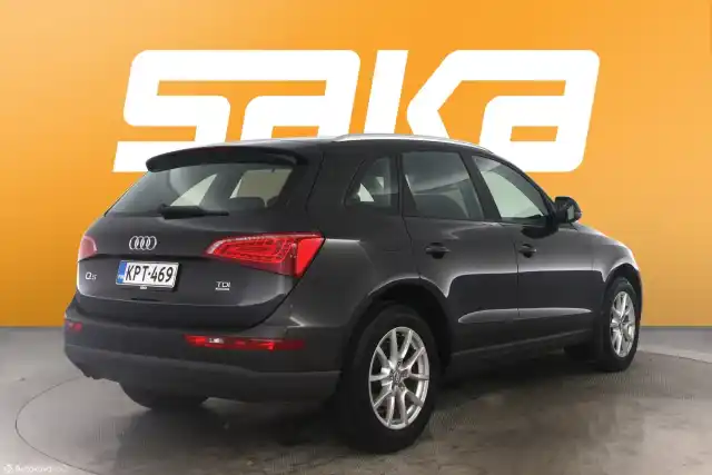 Harmaa Maastoauto, Audi Q5 – KPT-469