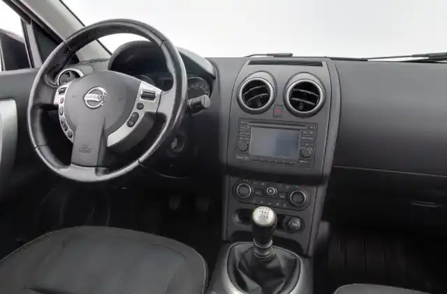 Violetti Maastoauto, Nissan Qashqai – KPU-511