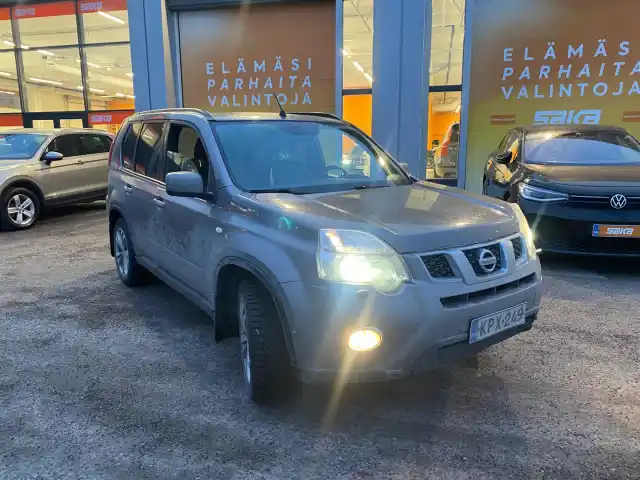 Harmaa Maastoauto, Nissan X-Trail – KPX-249