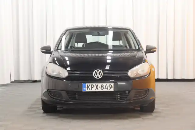 Musta Viistoperä, Volkswagen Golf – KPX-849