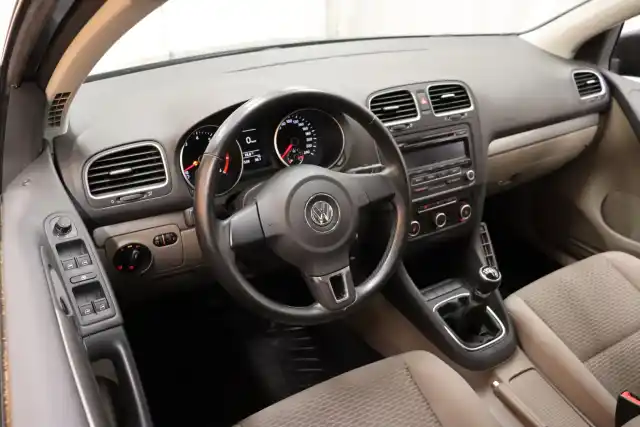 Musta Viistoperä, Volkswagen Golf – KPX-849