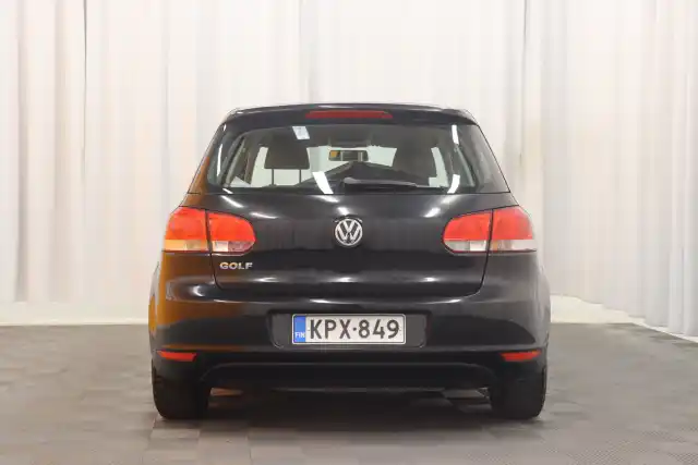 Musta Viistoperä, Volkswagen Golf – KPX-849