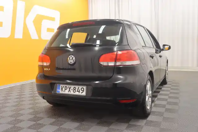 Musta Viistoperä, Volkswagen Golf – KPX-849