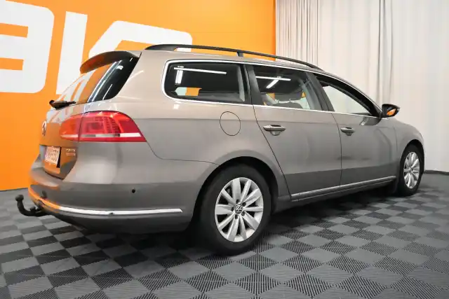 Ruskea Farmari, Volkswagen Passat – KRH-530