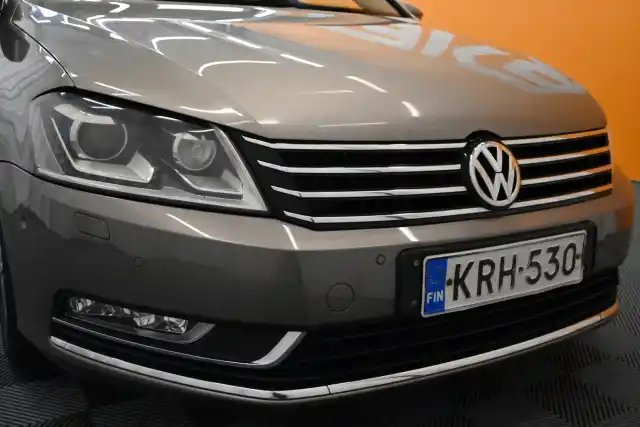 Ruskea Farmari, Volkswagen Passat – KRH-530