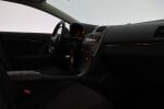 Valkoinen Farmari, Toyota Avensis – KRJ-306, kuva 11