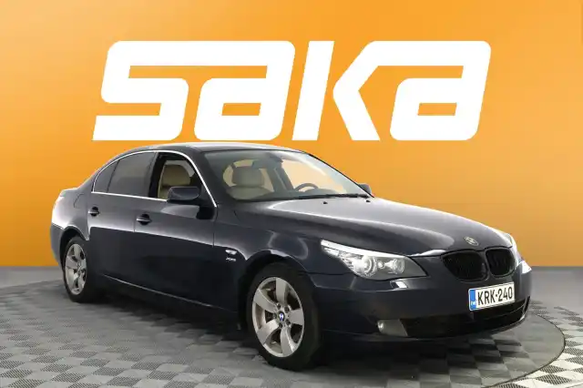 Sininen Sedan, BMW 530 – KRK-240