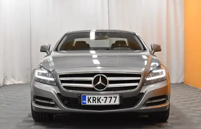 Harmaa Coupe, Mercedes-Benz CLS – KRK-777