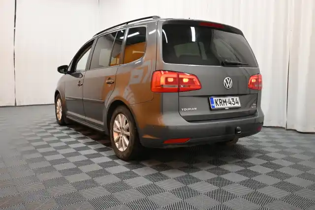 Harmaa Tila-auto, Volkswagen Touran – KRM-434