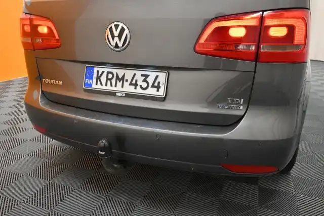 Harmaa Tila-auto, Volkswagen Touran – KRM-434