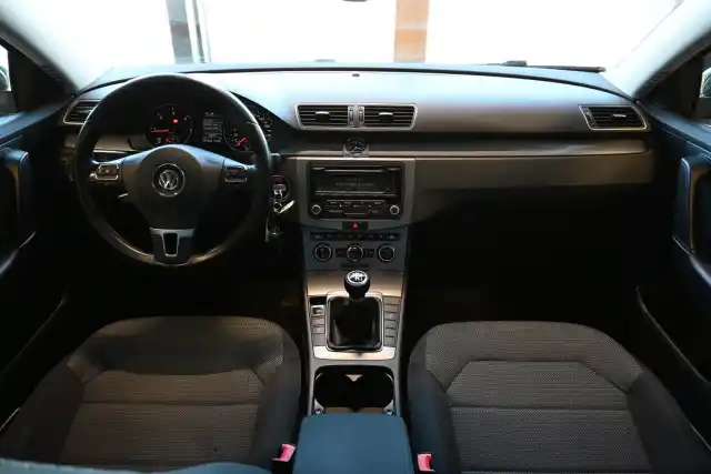 Ruskea (beige) Farmari, Volkswagen Passat – KRM-911