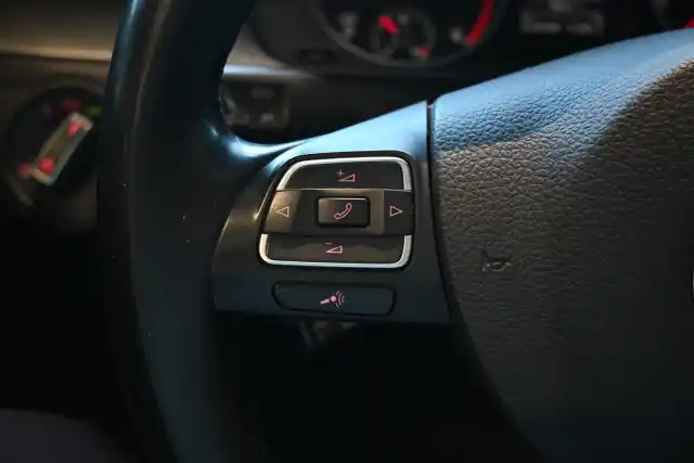 Ruskea (beige) Farmari, Volkswagen Passat – KRM-911