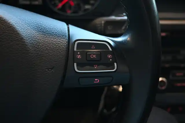 Ruskea (beige) Farmari, Volkswagen Passat – KRM-911