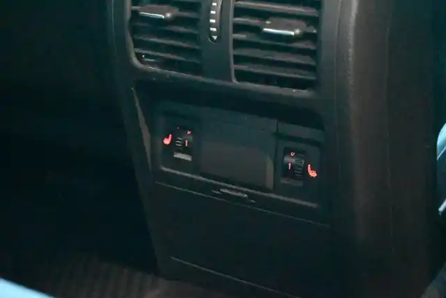 Ruskea (beige) Farmari, Volkswagen Passat – KRM-911