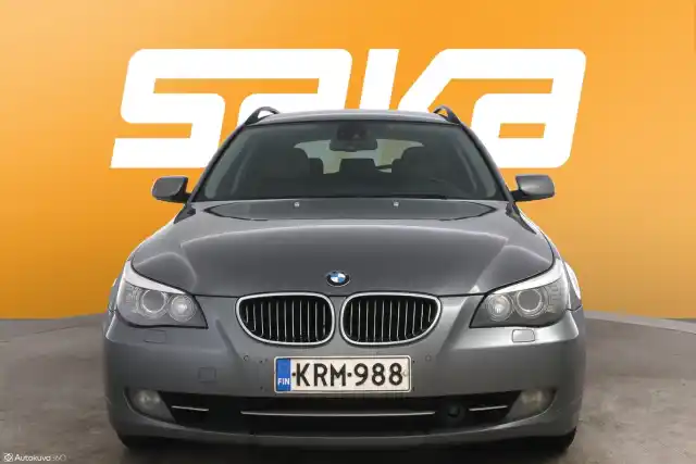 Harmaa Farmari, BMW 525 – KRM-988