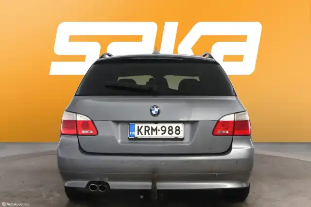 Harmaa Farmari, BMW 525 – KRM-988