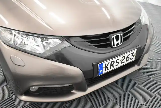 Ruskea Viistoperä, Honda Civic – KRS-263