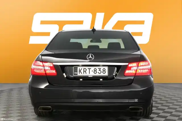 Musta Sedan, Mercedes-Benz E – KRT-838