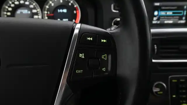 Harmaa Farmari, Volvo V60 – KRX-368