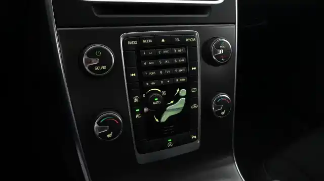 Harmaa Farmari, Volvo V60 – KRX-368