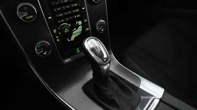 Harmaa Farmari, Volvo V60 – KRX-368