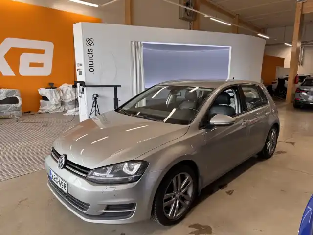 Harmaa Viistoperä, Volkswagen Golf – KRX-498