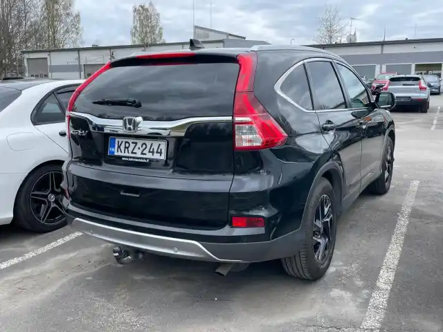 Musta Maastoauto, Honda CR-V – KRZ-244