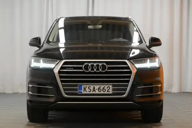 Musta Maastoauto, Audi Q7 – KSA-662