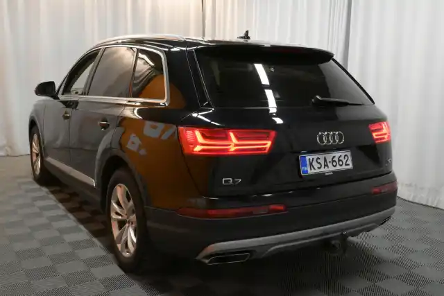 Musta Maastoauto, Audi Q7 – KSA-662