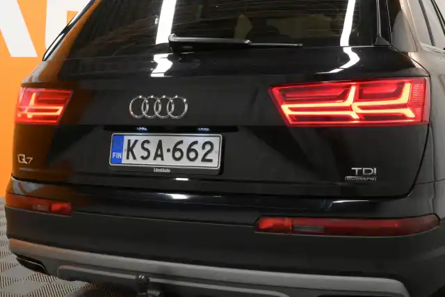 Musta Maastoauto, Audi Q7 – KSA-662