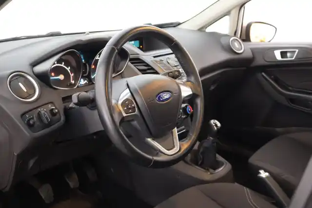 Ruskea Viistoperä, Ford Fiesta – KSB-911