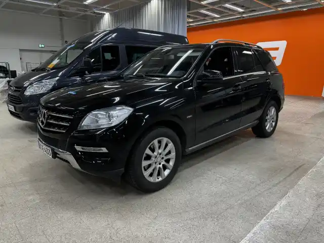 Musta Farmari, Mercedes-Benz ML – KSE-433