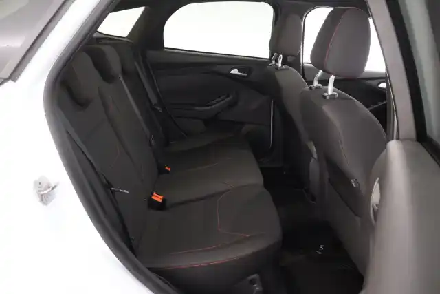 Valkoinen Viistoperä, Ford Focus – KSN-370