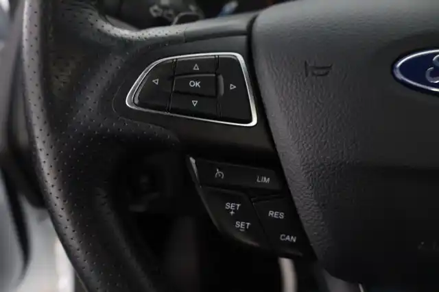 Valkoinen Viistoperä, Ford Focus – KSN-370