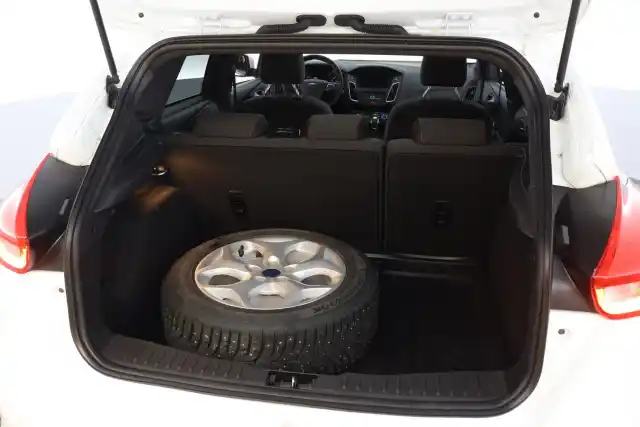 Valkoinen Viistoperä, Ford Focus – KSN-370