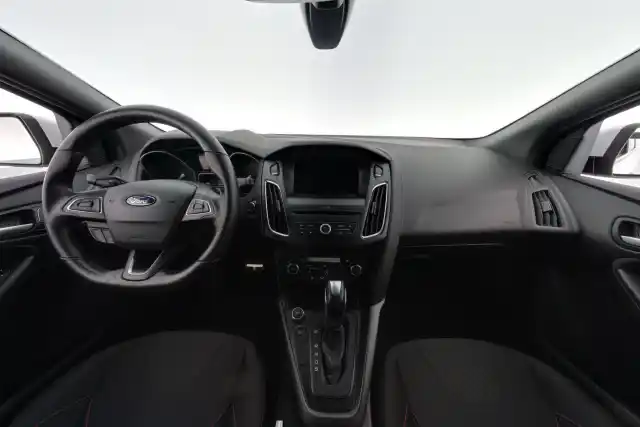 Valkoinen Viistoperä, Ford Focus – KSN-370