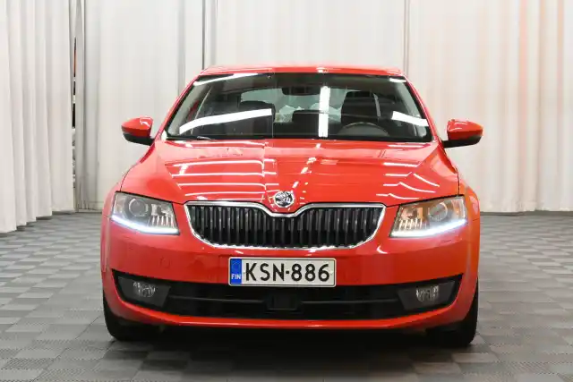 Punainen Viistoperä, Skoda Octavia – KSN-886