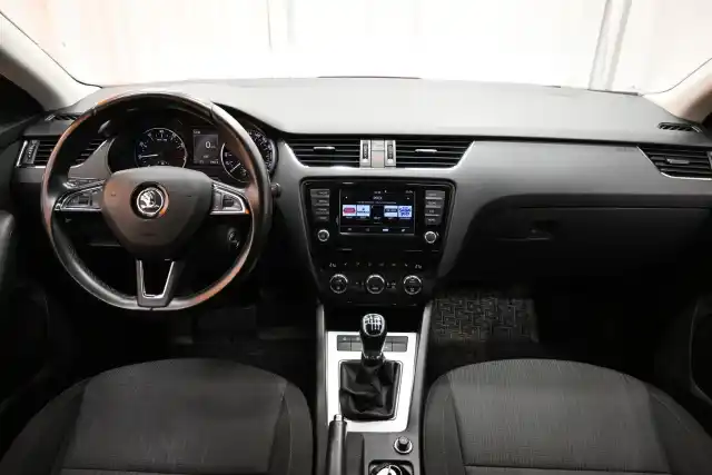 Punainen Viistoperä, Skoda Octavia – KSN-886