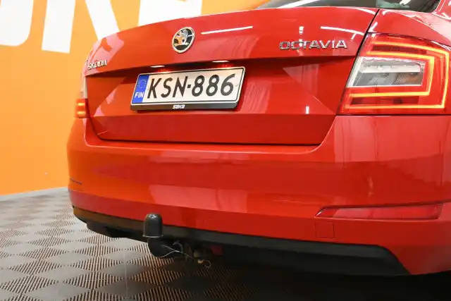 Punainen Viistoperä, Skoda Octavia – KSN-886