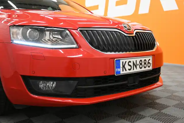 Punainen Viistoperä, Skoda Octavia – KSN-886