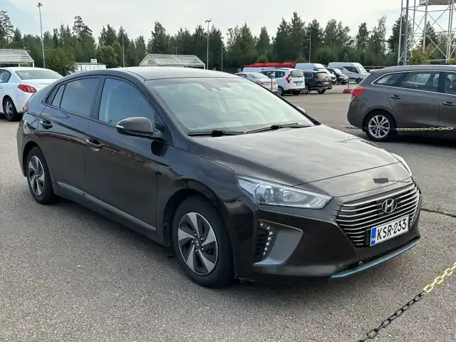 Hyundai IONIQ hybrid