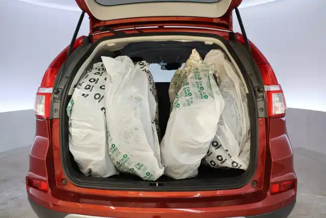 Punainen Maastoauto, Honda CR-V – KSR-268