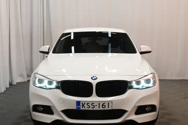 Valkoinen Sedan, BMW 330 Gran Turismo – KSS-161