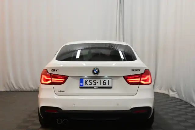 Valkoinen Sedan, BMW 330 Gran Turismo – KSS-161