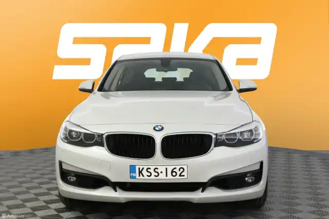 Valkoinen Sedan, BMW 330 Gran Turismo – KSS-162