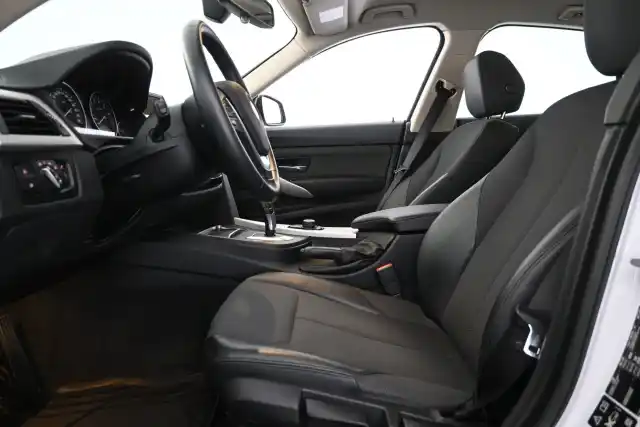 Valkoinen Sedan, BMW 330 Gran Turismo – KSS-162