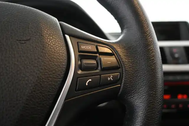 Valkoinen Sedan, BMW 330 Gran Turismo – KSS-162